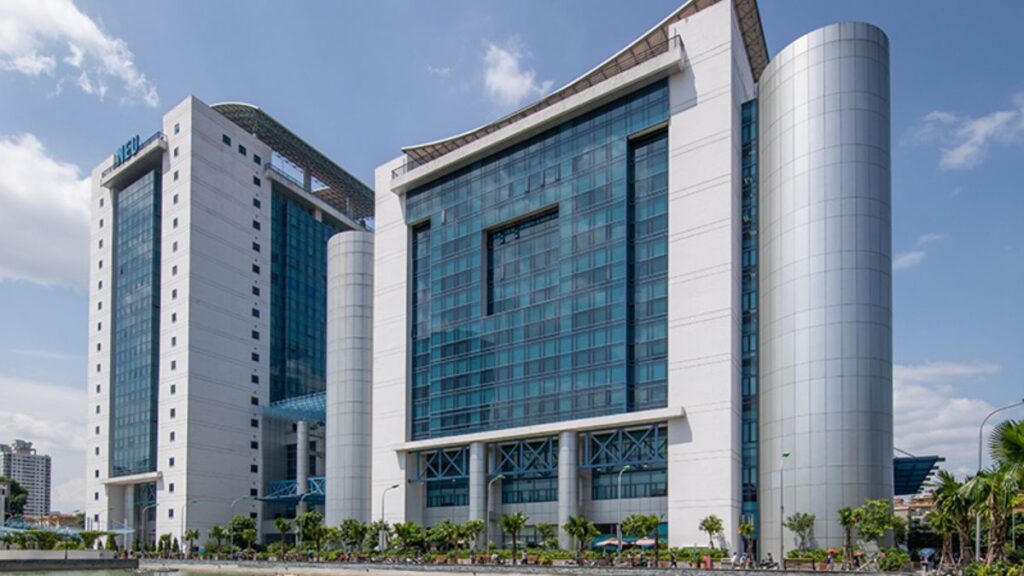 thương-mai-dien-tu-hoc-truong-nao-1